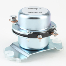 Solid state automatic relay main battery isolation switch