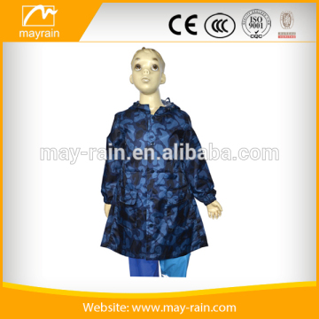 Kids camouflage polyester raincoat waterproof jacket