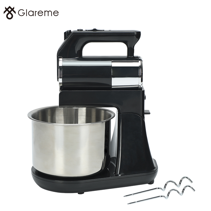 Neuer silberner Standmixer