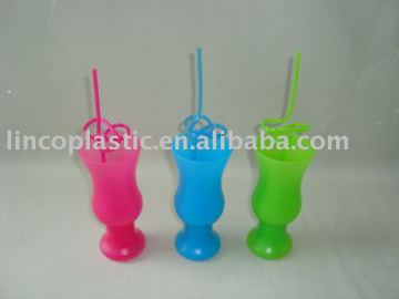 Plastic mug with straw