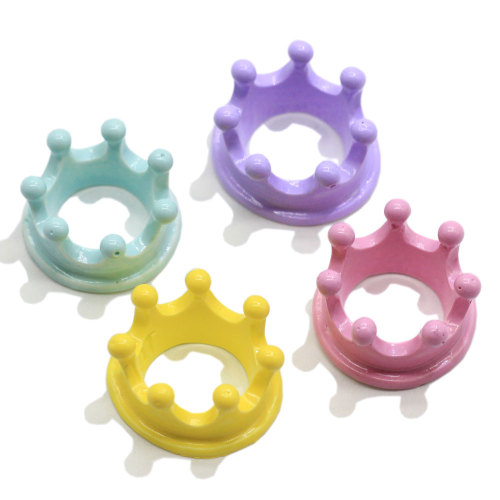Encantos coloridos de la corona de la princesa de resina en miniatura Mini corona de dibujos animados Accesorios de resina DIY