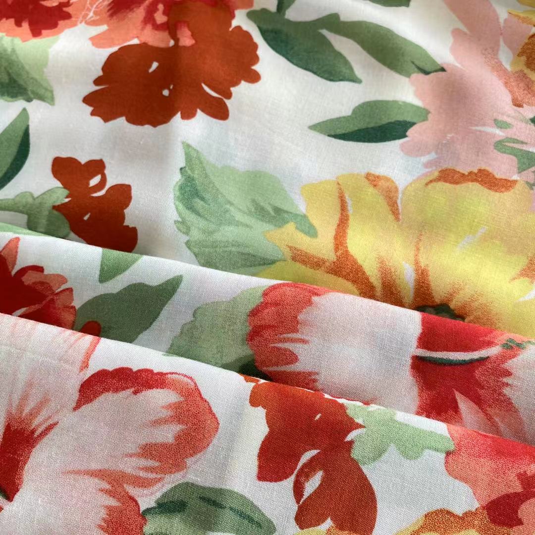 Großhandel benutzerdefinierte 100% gedruckte Viskose -Rayon -Stoff, gewebte Technik Bright Color Digital bedrucktes Rayon -Stoff