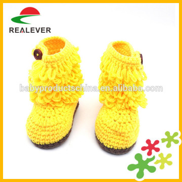 Handmade soft comfortable warm newborn baby shoes crochet baby boots