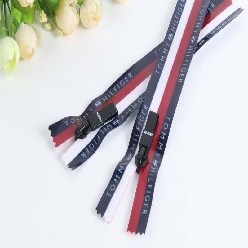 Fashion stripe edge zipper