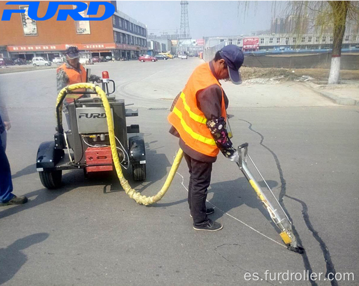 Máquina de reparación de grietas de asfalto: llene las grietas a velocidad de marcha