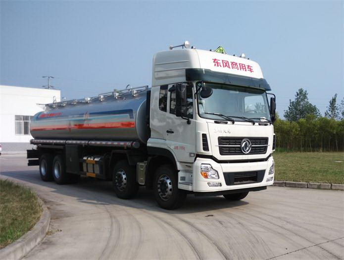 DFAC Tianlong 8X4 32000Litres Fuel tanker شاحنة