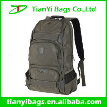 Multi pockets sporting skateboard backpack China supplier