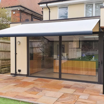 Full Cassette Remote Control Retractable Roof Canopy Awning Systems Motorized Patio Retractable Awning