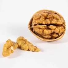 White Half Cut Kernels & Light White Walnut Kernel