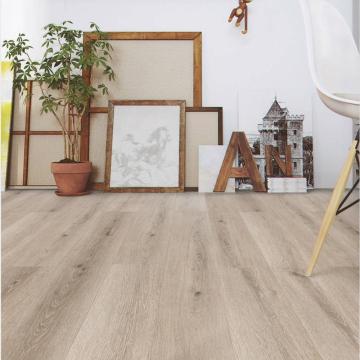 Pavimento in legno multistrato di rovere europeo lavato grigio