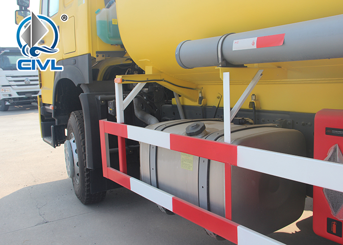 Camion citerne de carburant 6x4 Howo jaune 5 6x4 Howo Fuel Tank Truck Yellow 5