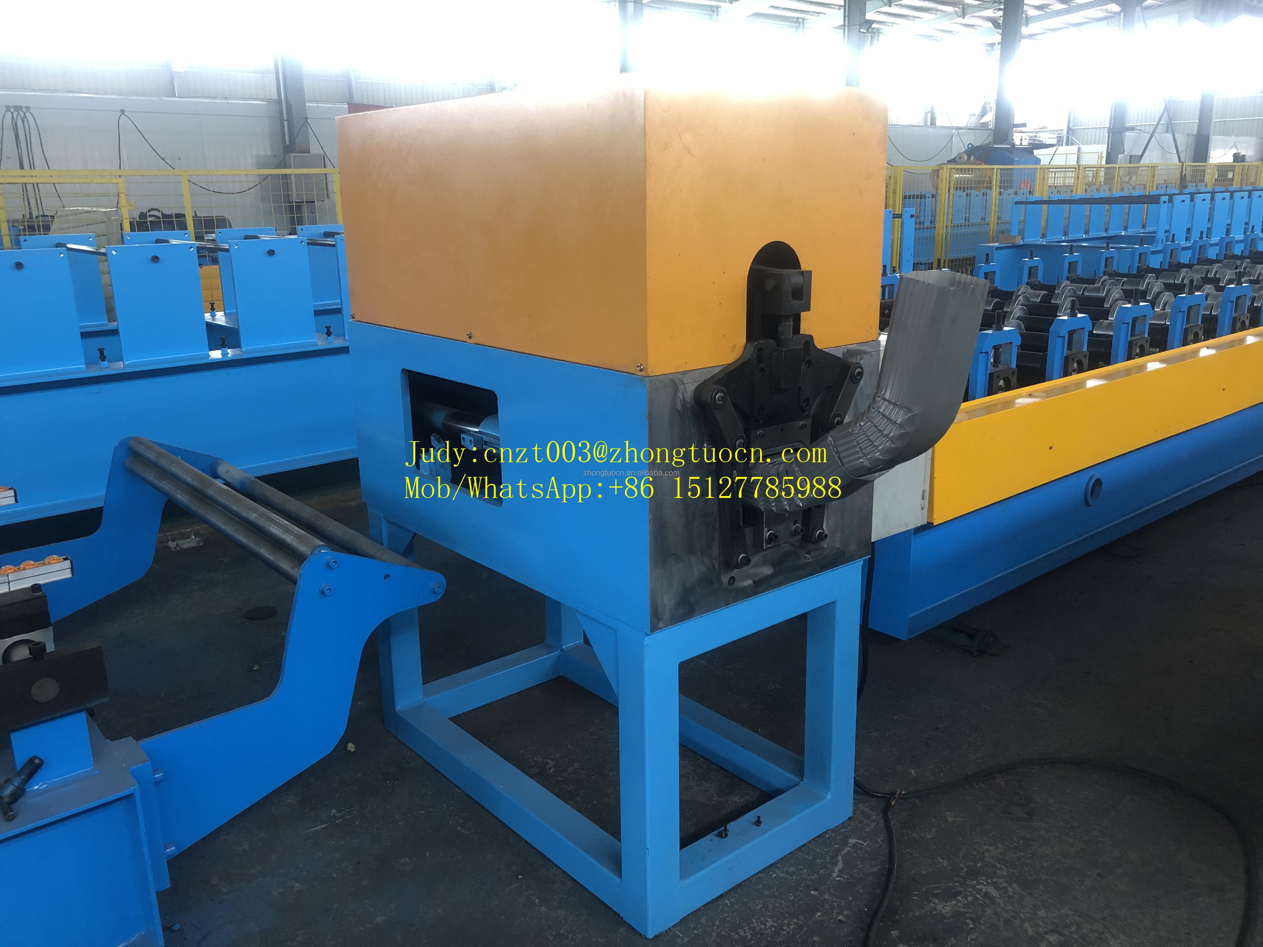 Downspout rain gutter down pipe roll forming machine