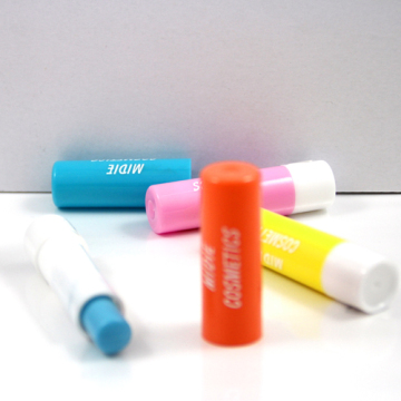 Lipstick Use On Holiday Yellow Lipstick/Red Lipstick