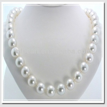 white South Sea Chinese Pearls Necklace