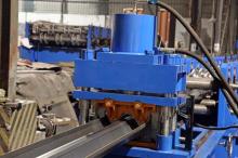 GUARD RAIL ROLL FORMING MACHINE