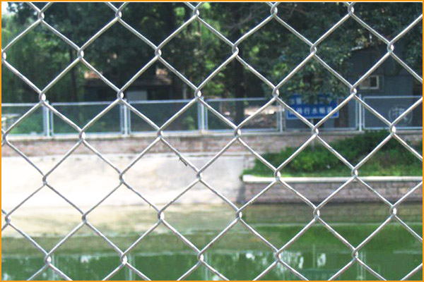 Colored used galvanized chain link fence