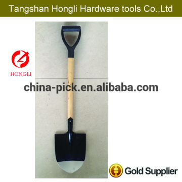 wooden handle digging shovel