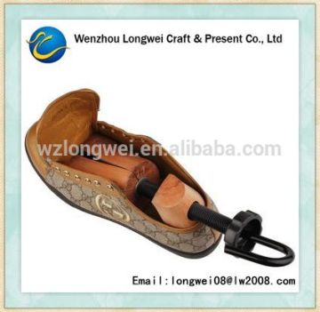 adjustable beech wood shoe tree