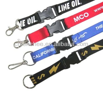 Lanyard with detachable buckle