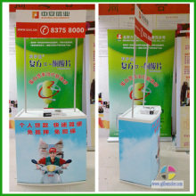 Pop Advertising Stand Plays