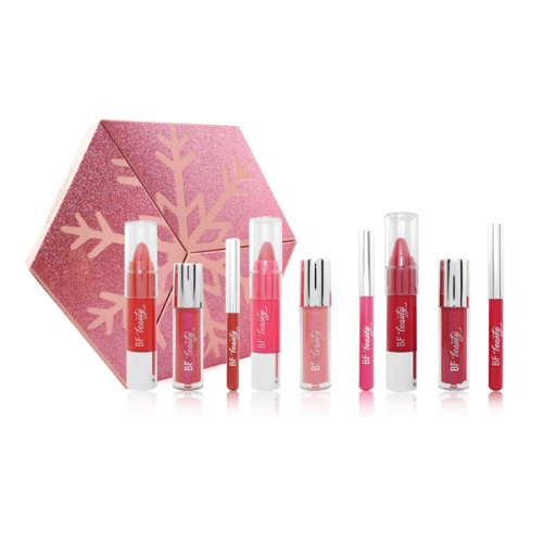 Labbra di formule lipgloss incastonate in tre set regalo per colore