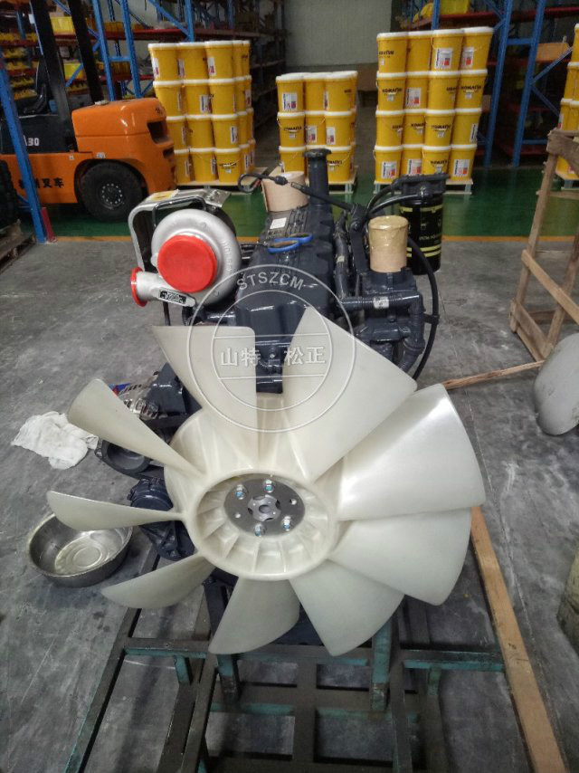 Komatsu PC200-8 motor SAA6D107E-1 kotró alkatrészek