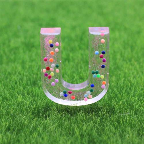 Hot Selling 100Pcs/Lot 40MM Large Size Resin Letter Flatback Cabochons Clear With PVC Sequins Filled Large Alphabet Beads Charms