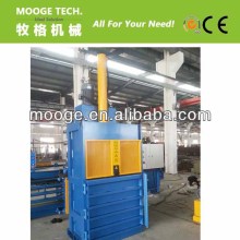 Hydraulic vertical baler