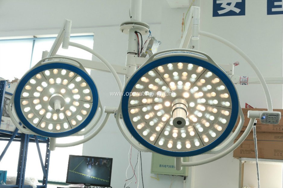 Camera round type surgical lamp