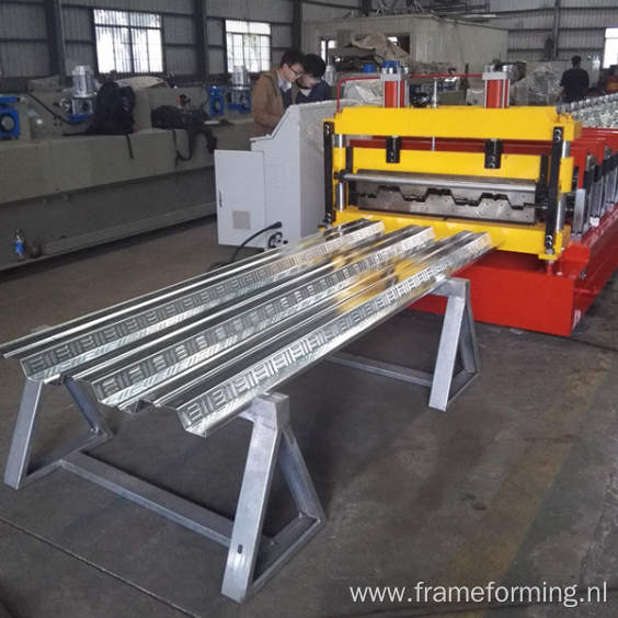 Roof construction floor deck roll forming machine