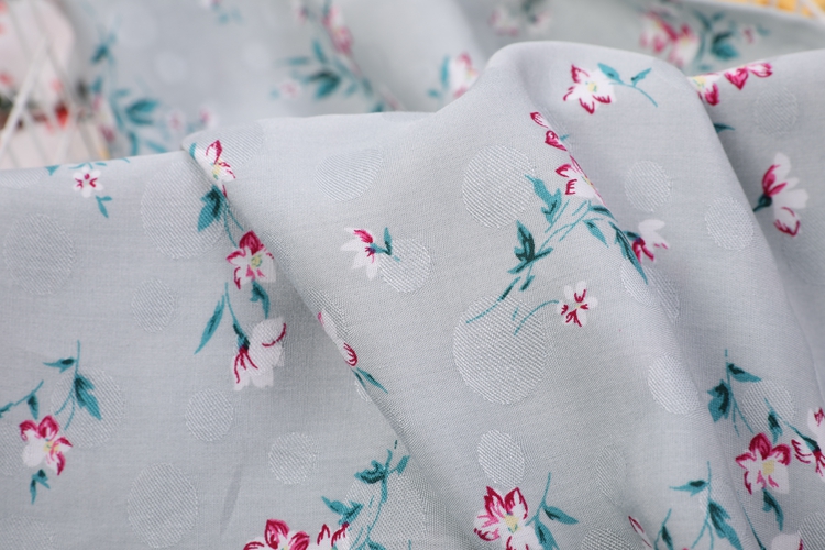 Hochwertige 125GSM Jacquard -Druckkleidung Kleidung Öko -Print Stoff für Kleid