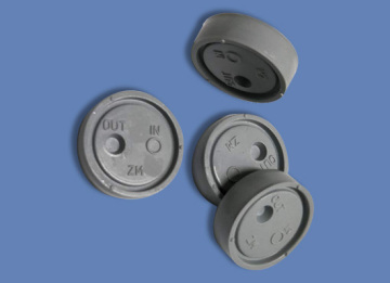 Polyisoprene liners for pharmaceutical use