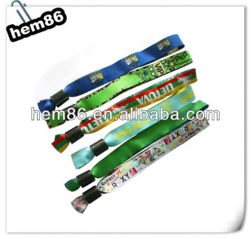 woven custom fabric wristband with clip