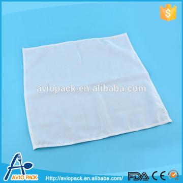 Disposable white polyester 48*47.5cm wrinkle free table cloth