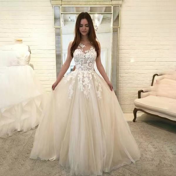 Pretty Long Lace Wedding Dress Plus Size wedding Gown