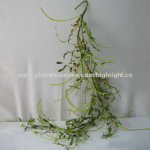 6' Paper Grass with Berry Garland
