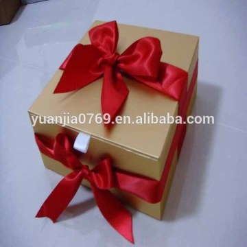 wedding gift paper box for wedding dress packaging with decorative ribbon