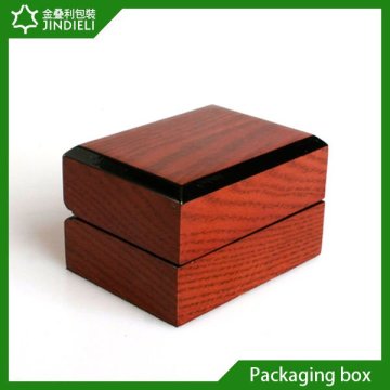 Small wooden ring box with lid