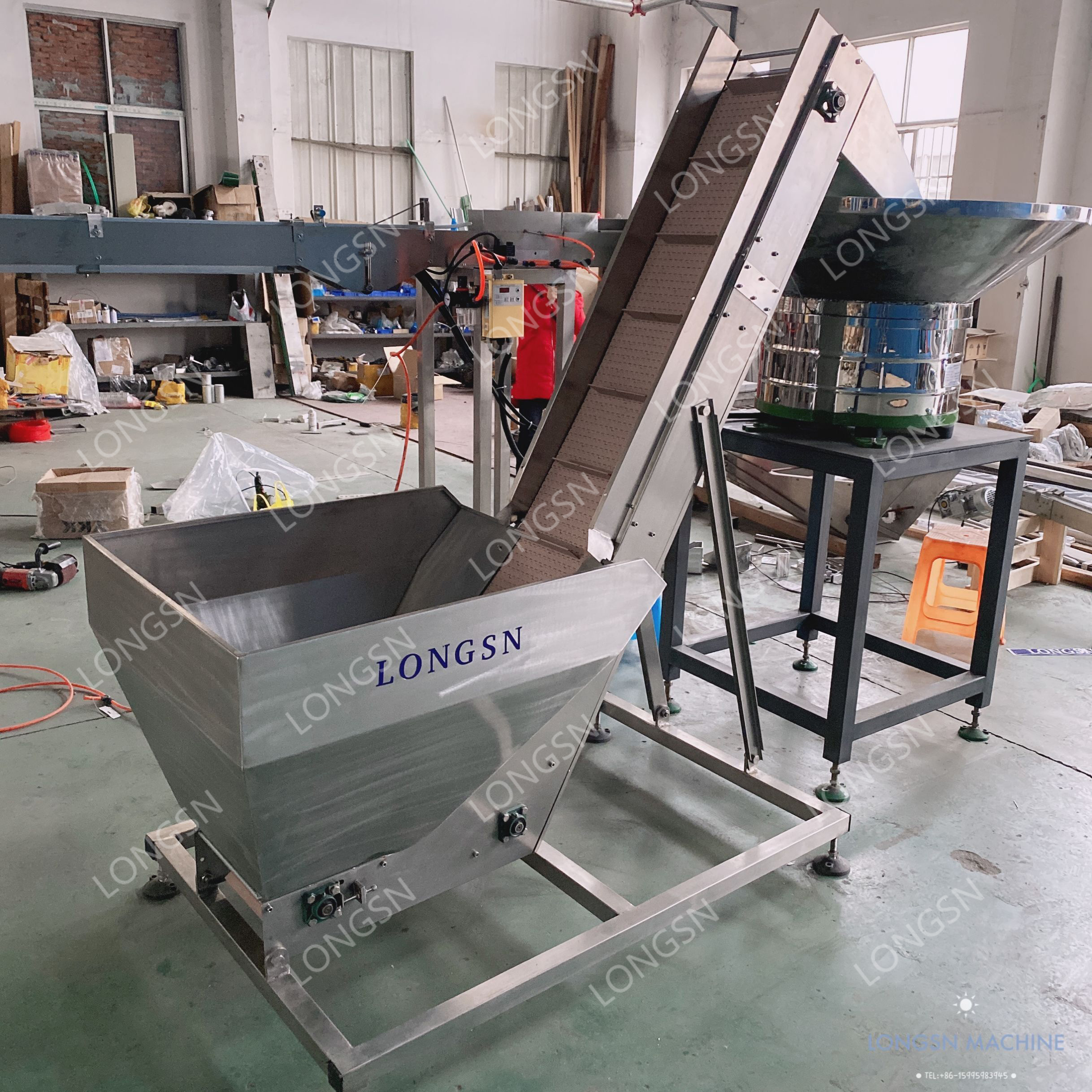 Fully automatic plastic bottled handle inserts machine handle ring lifting insert machine ring pull cap cap machine