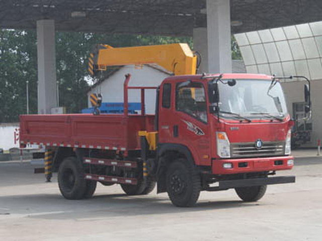 SINOTRUCK HOWO 6.3T منصة رافعة هيدروليكية