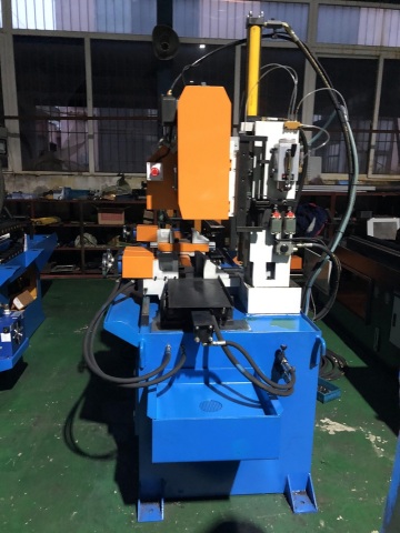 Semi automatic pipe cutting machines