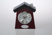Quartz table clock