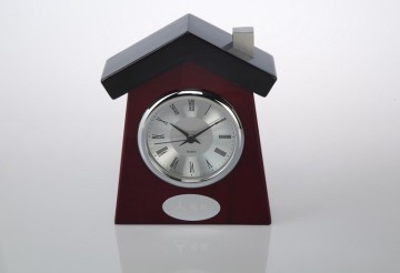 Quartz table clock