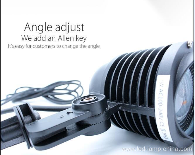 Angle adjustable garden light