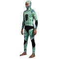 Neoprene in pelle di mare Due pezzi muta da immersione camo con pesca lancia