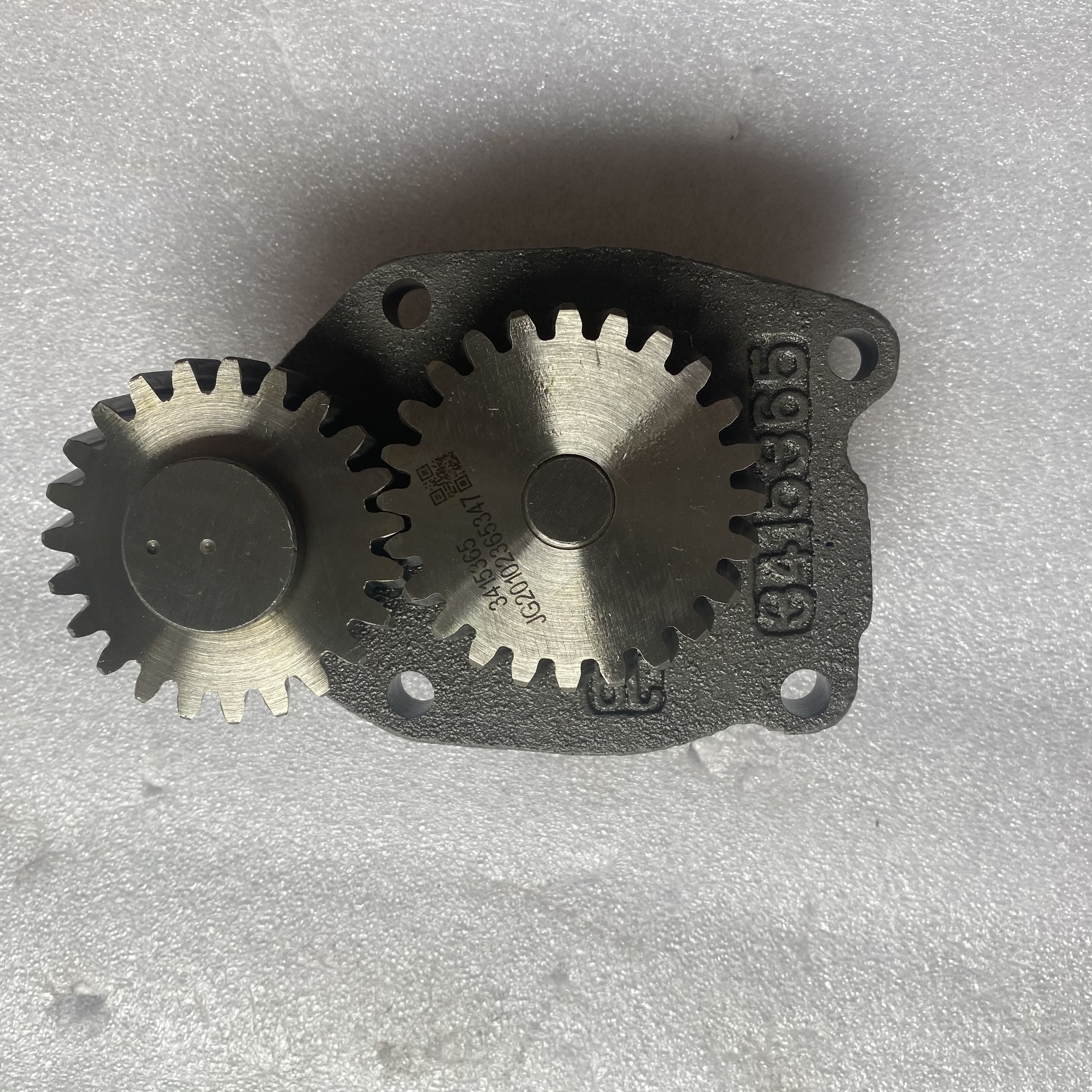 3948071 Oil Pump