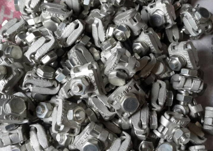 Pozinkované svorky s paralelní drážkou, čínský dodavatel (7) Galvanized Parallel Groove Clamps China Supplier (7)