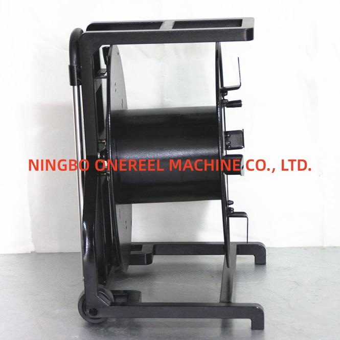 Hand-operated vehicle-mounted winding reel (5 Hand-operated vehicle-mounted winding reel (5