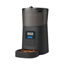 Automatic pet feeder with twist lock cover