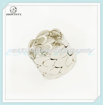 2015 New Product Fashionable Women Exaggerated Fish Scale Silver Bangle